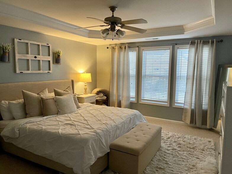 Building Photo - 8174 Rolling Glenn Dr