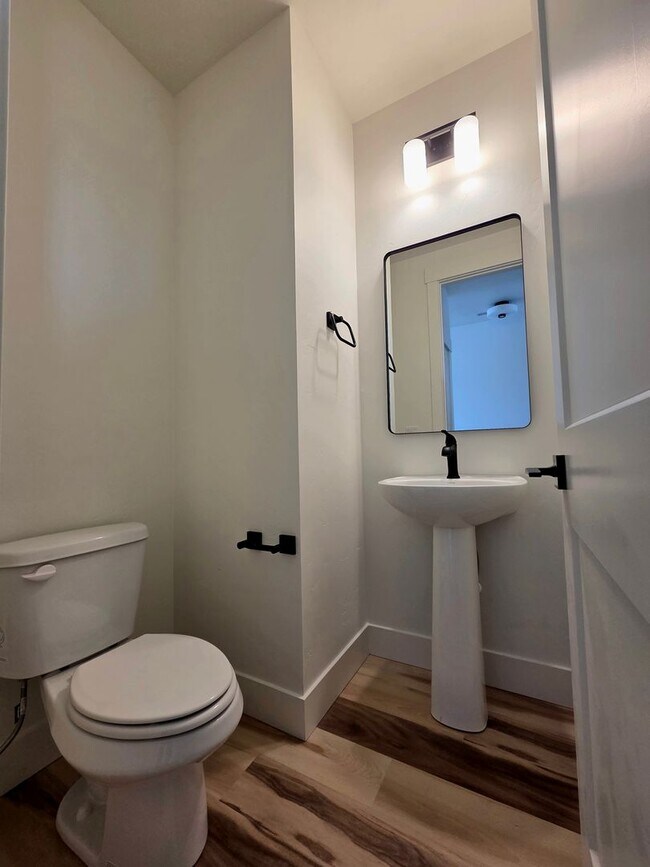 Building Photo - 4601 Highgarden Wy