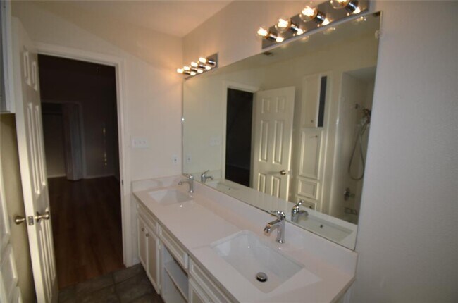 Building Photo - 7801 Parliament Pl