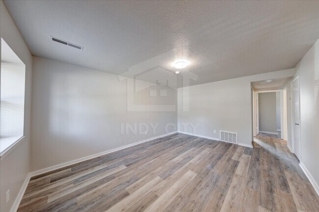 Building Photo - 205 N Manngrove Ln