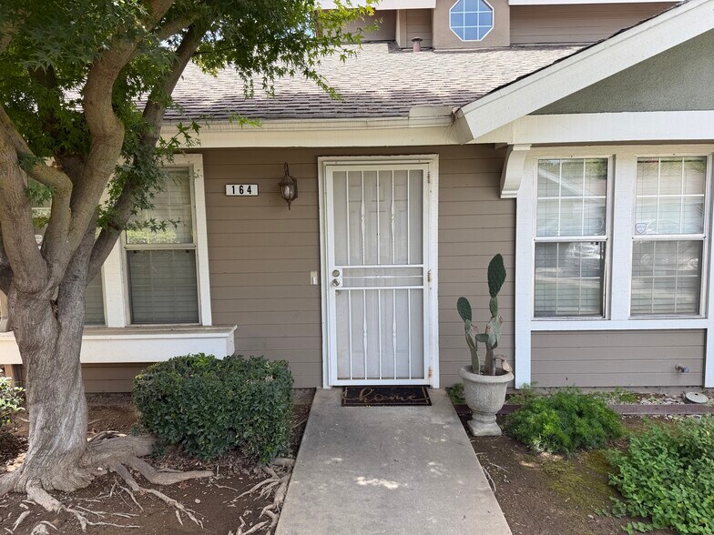 Building Photo - 3770 W Barstow Ave