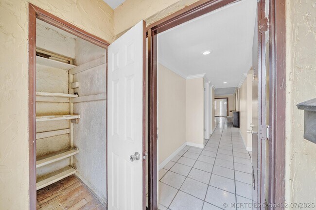 Building Photo - 221 NW 43rd Pl