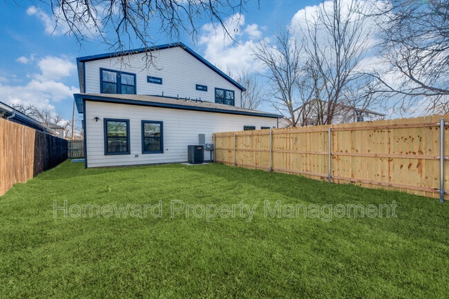 Building Photo - 827 Stamps Ave