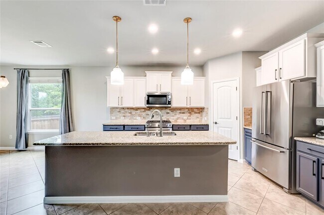 Building Photo - 245 Deep Creek Dr