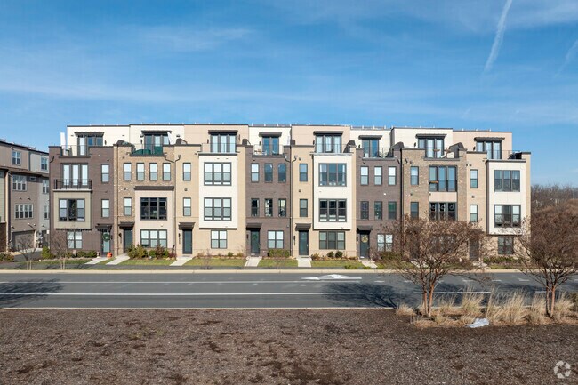 Front - Commonwealth Place at Westfields