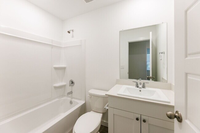 Building Photo - Brand new home in Overlook West!