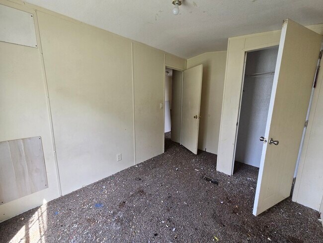 Building Photo - 2416 Cattail Cir