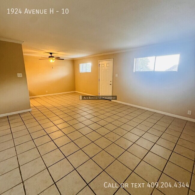 Building Photo - 1924 Avenue H