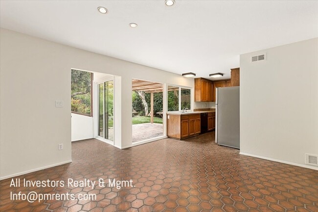 Building Photo - 4219 Avati Dr