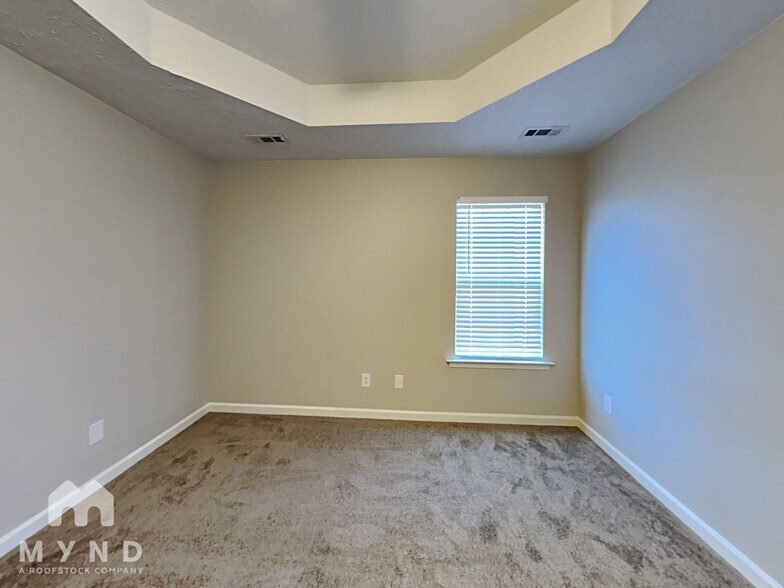 Building Photo - 2401 Pinyon St