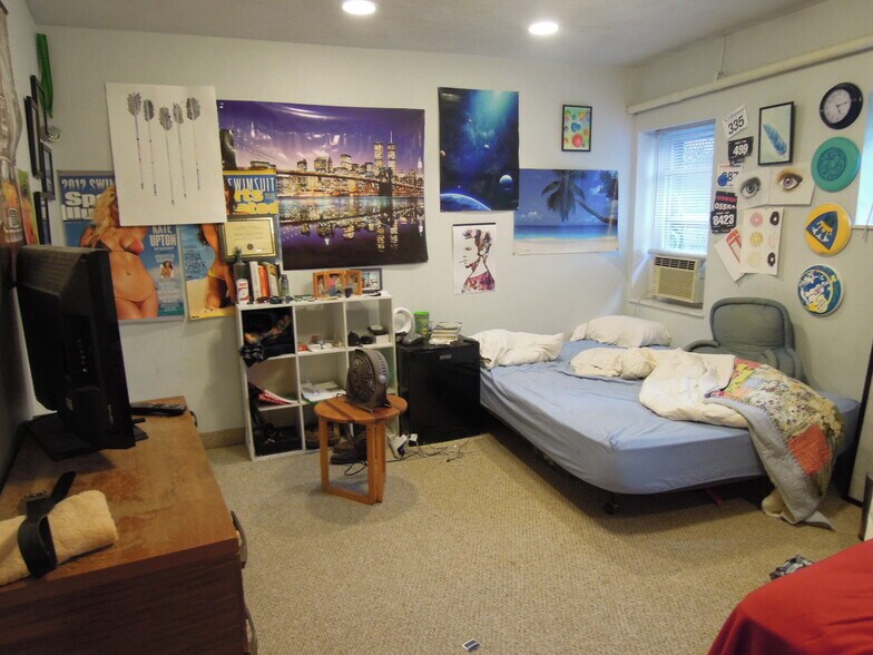 Building Photo - 51 Hemenway St