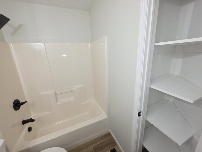 Building Photo - 1813 Rambling Rose Ln