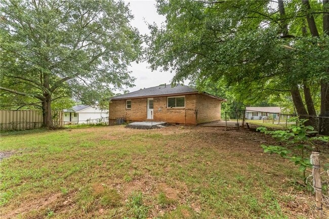 Building Photo - 8399 Attleboro Dr