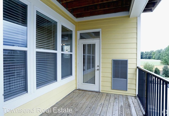 Building Photo - 730 Villagio Pl