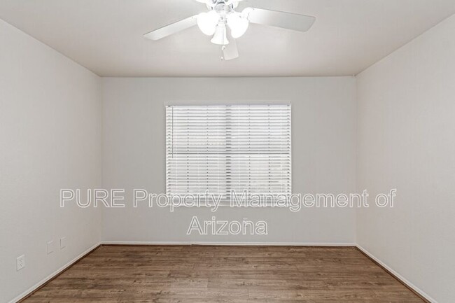Building Photo - 5704 E Aire Libre Ave