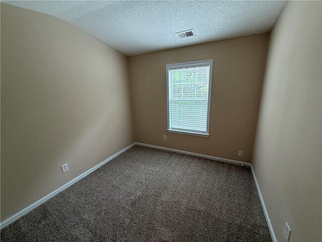 Building Photo - 161 Riverstone Commons Cir