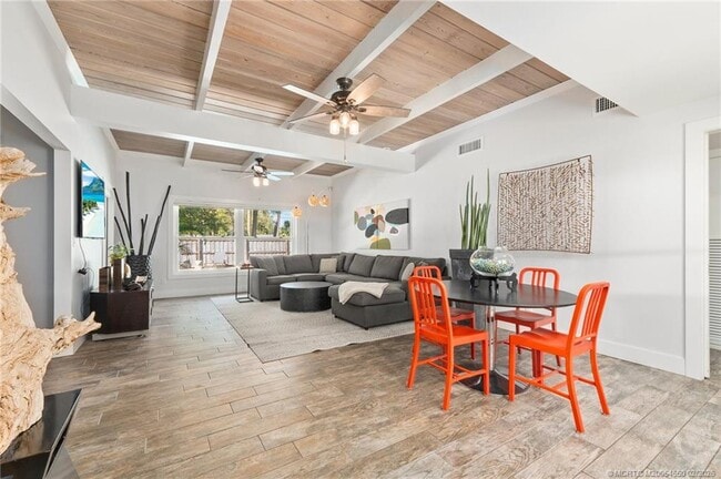 Building Photo - 530 S Manor Dr