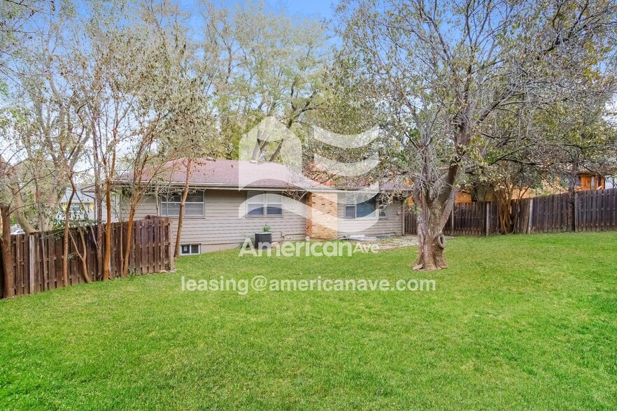 Building Photo - 8549 Meredith Ave