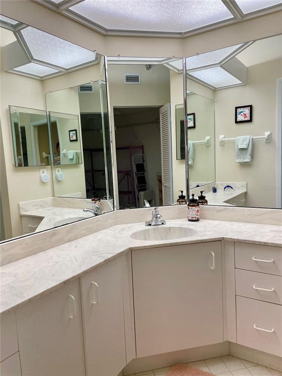 Building Photo - 7872 Sailboat Key Blvd S