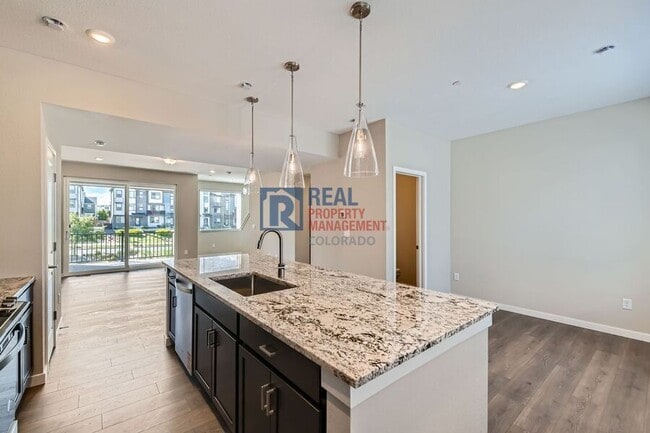 Building Photo - 1759 Peak Lp