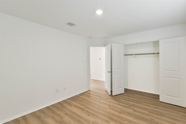 Building Photo - 3015 Wedgewood Cv Wy