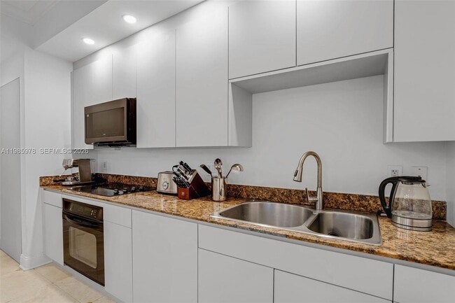 Building Photo - 725 Crandon Blvd