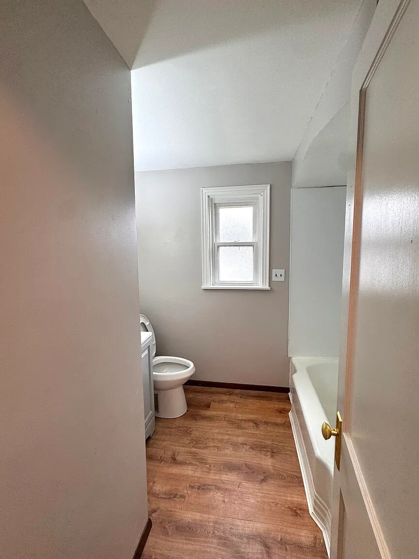 Building Photo - 52 Macek Dr