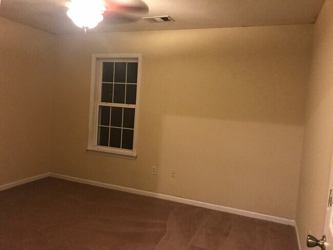 Building Photo - 5606 Landings Pkwy