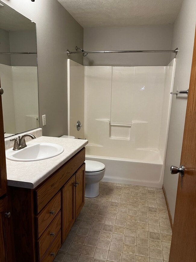 Building Photo - 5 Bed/2 Bath Rental Home on West Side!