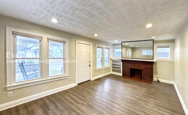 Building Photo - 1098 E 17th Ave