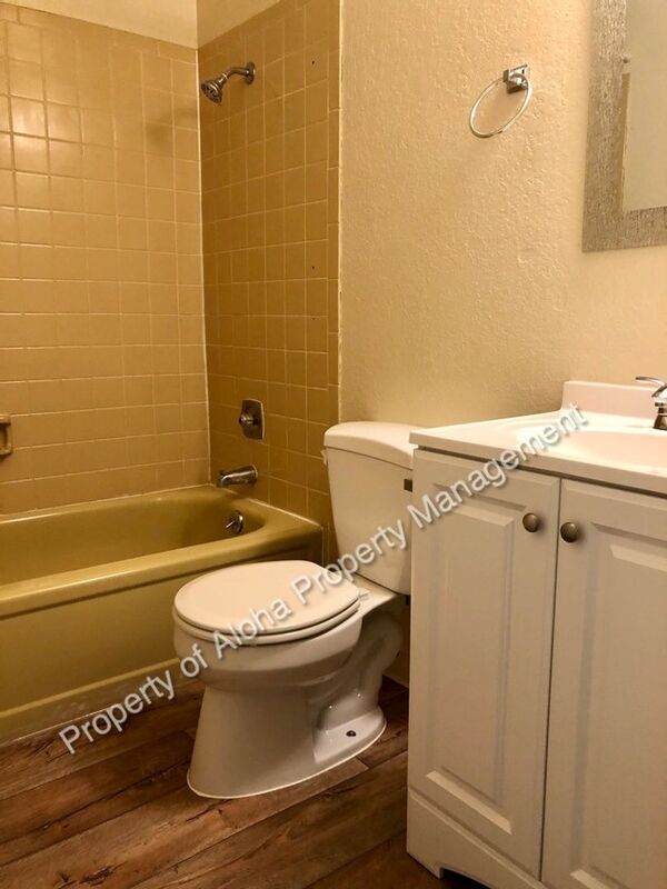 Building Photo - 10488 W Seneca Dr