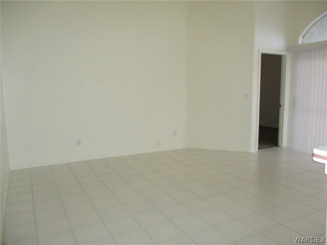Building Photo - 2164 Hi Jolly Dr