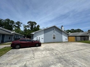 Building Photo - 7623 Indian Lakes Dr