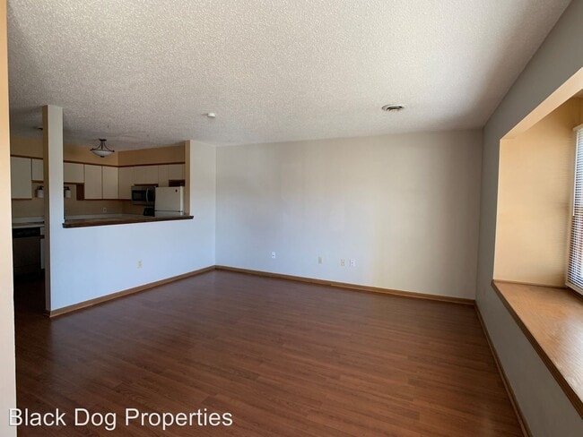 Building Photo - 2500 Candlecrest Cir
