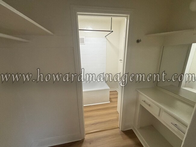 Building Photo - 00457BO