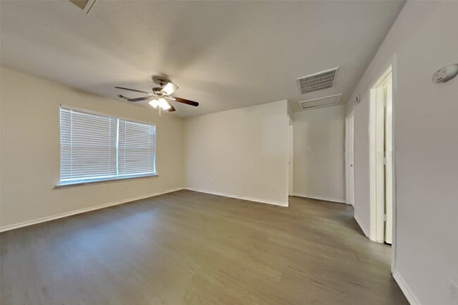 Building Photo - 18114 Stone Trail Manor Dr
