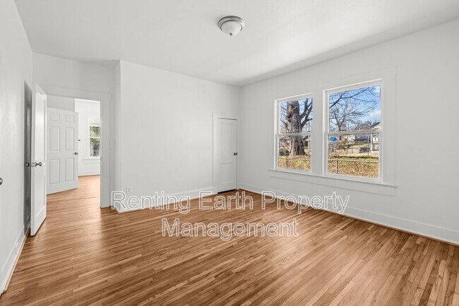 Building Photo - 3009 Prince Ave