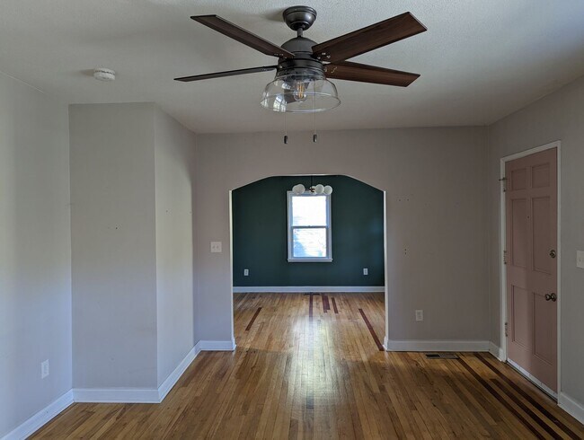 Building Photo - 172 Lynda Cir