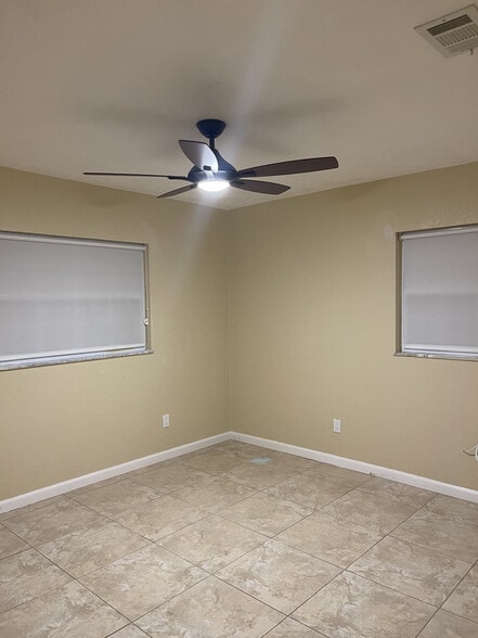 Building Photo - 3211 Jersey Ct