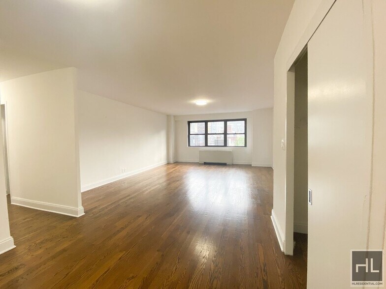Primary Photo - East 88 Street