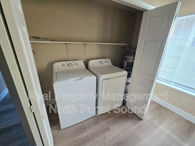 Building Photo - 228 N Stillaguamish Ave