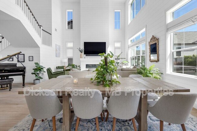 Building Photo - 6120 Triple Crown Dr