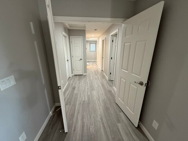 Building Photo - 94 Venus Court