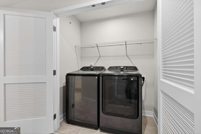 Building Photo - 325 Enchanted Ct