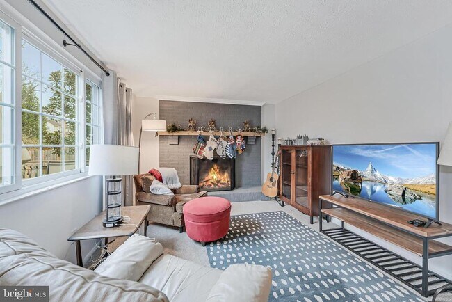 Building Photo - 12918 Framingham Ct