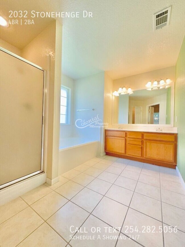 Building Photo - 2032 Stonehenge Dr