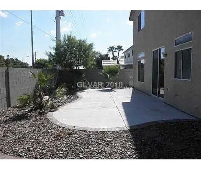 Building Photo - 3874 Rugen Ave