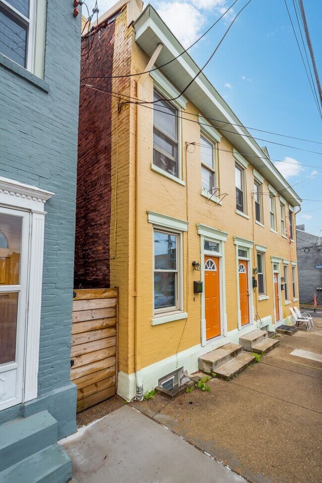 Building Photo - 114-114 S 11th St