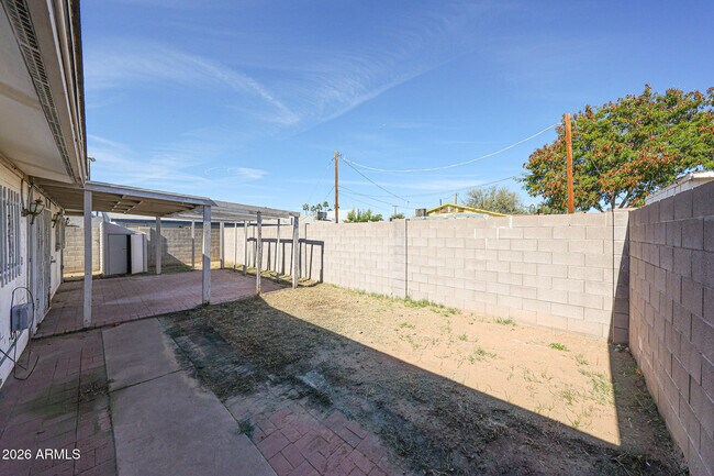 Building Photo - 2226 W Heatherbrae Dr