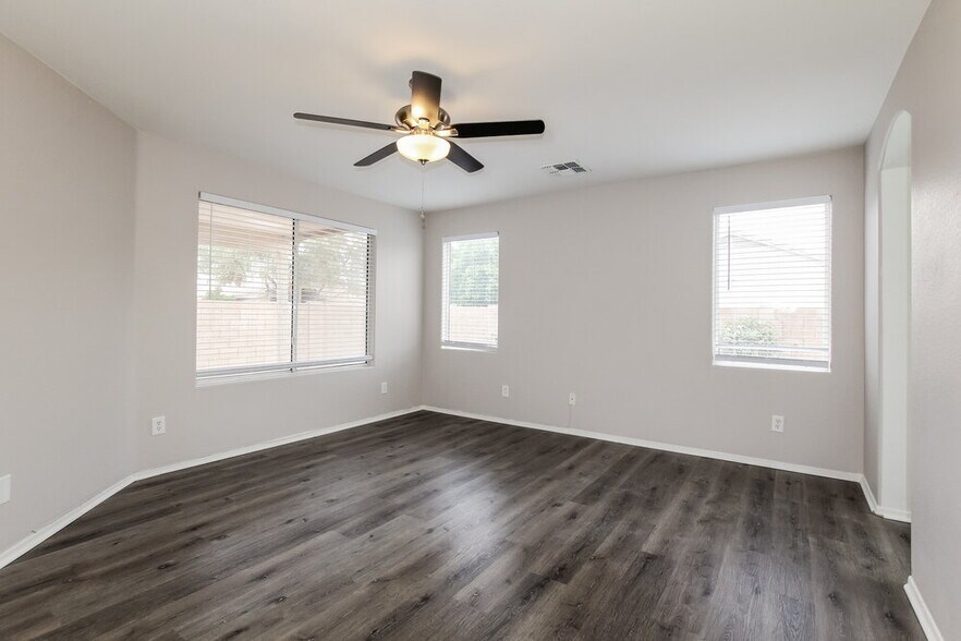 Building Photo - 8234 W Pima St